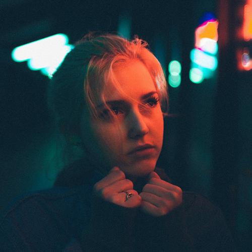 何仟仟 - 无人告知(DjKason Electro Rmx)